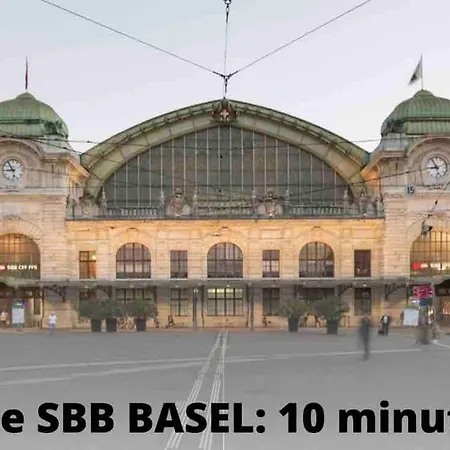 Moonwhite - Basel - Airport - Highquality *